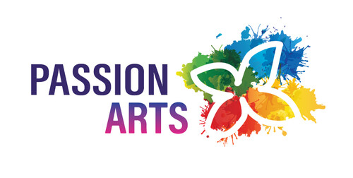 Logo « Passion Arts » avec un trillium blanc sur fond d’éclaboussures multicolores.